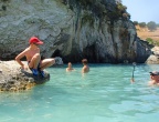 Plaża Xigia - naturalne spa siarkowe na Zakynthos - woda raczej zimna