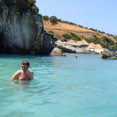 Plaża Xigia - naturalne spa siarkowe na Zakynthos - zimna woda o pięknym kolorze