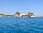 Cameo Islet - widok z łodzi na wyspę od strony morze