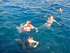 Porto Roxi, Zakynthos - pływanie na głębokiej wodzie, zaraz po skoku