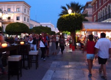 Miasto Zakynthos - wieczorem zaczyna się życie ulicy