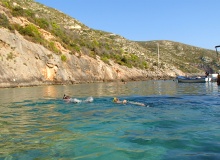 Porto Vromi - pływanie w porcie