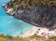 Plaża Xigia - naturalne spa siarkowe na Zakynthos - widok z tawerny przy drodze do Agios Nikolaos