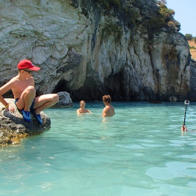 Plaża Xigia - naturalne spa siarkowe na Zakynthos - woda raczej zimna