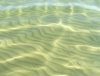 plaża Laganas - piasek jak nad Bałtykiem - miękki, żółty, czysty - bardzo płytka i ciepła woda